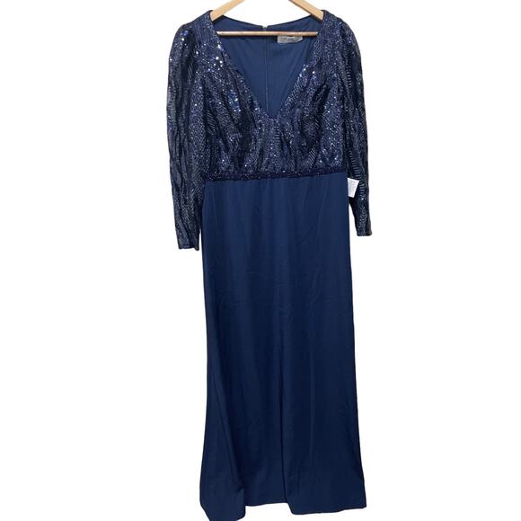 MAC DUGGAL EMBELLISHED LONG SLEEVE BODICE COLUMN DRESS Style #67887 - Picture 5 of 11